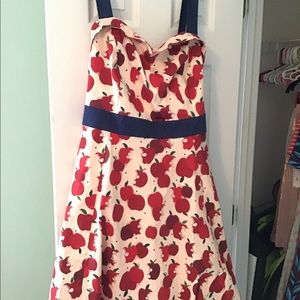 Disney World Dress Shop Snow White